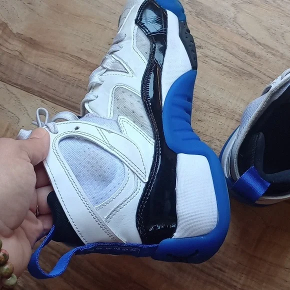 Air Jordan White and Blue Retro Concord Basketball Sneakers Size 5Y
